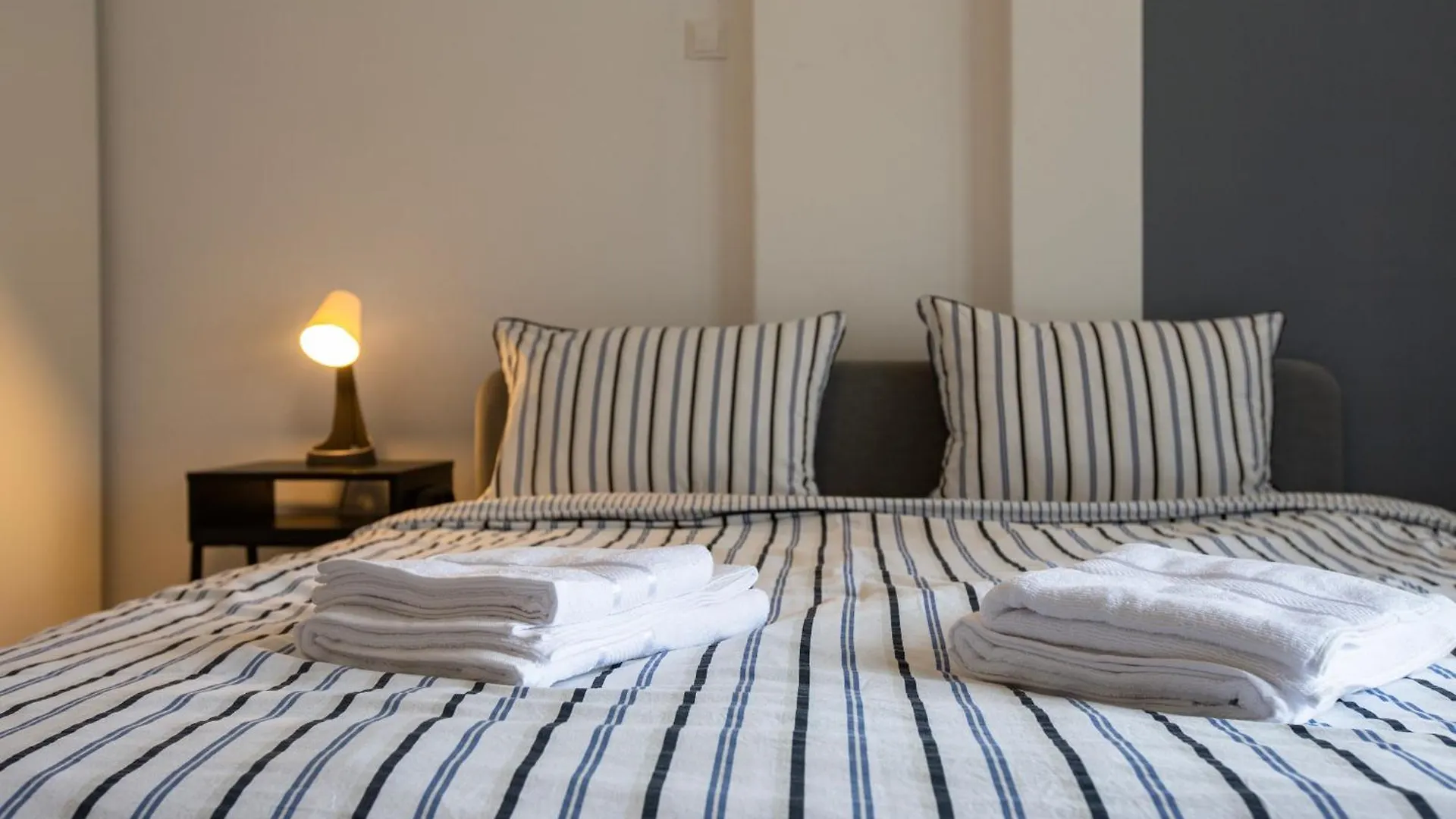 Ultracentral Hong Kong 3 Bdrm Apartment Bucharest Romania