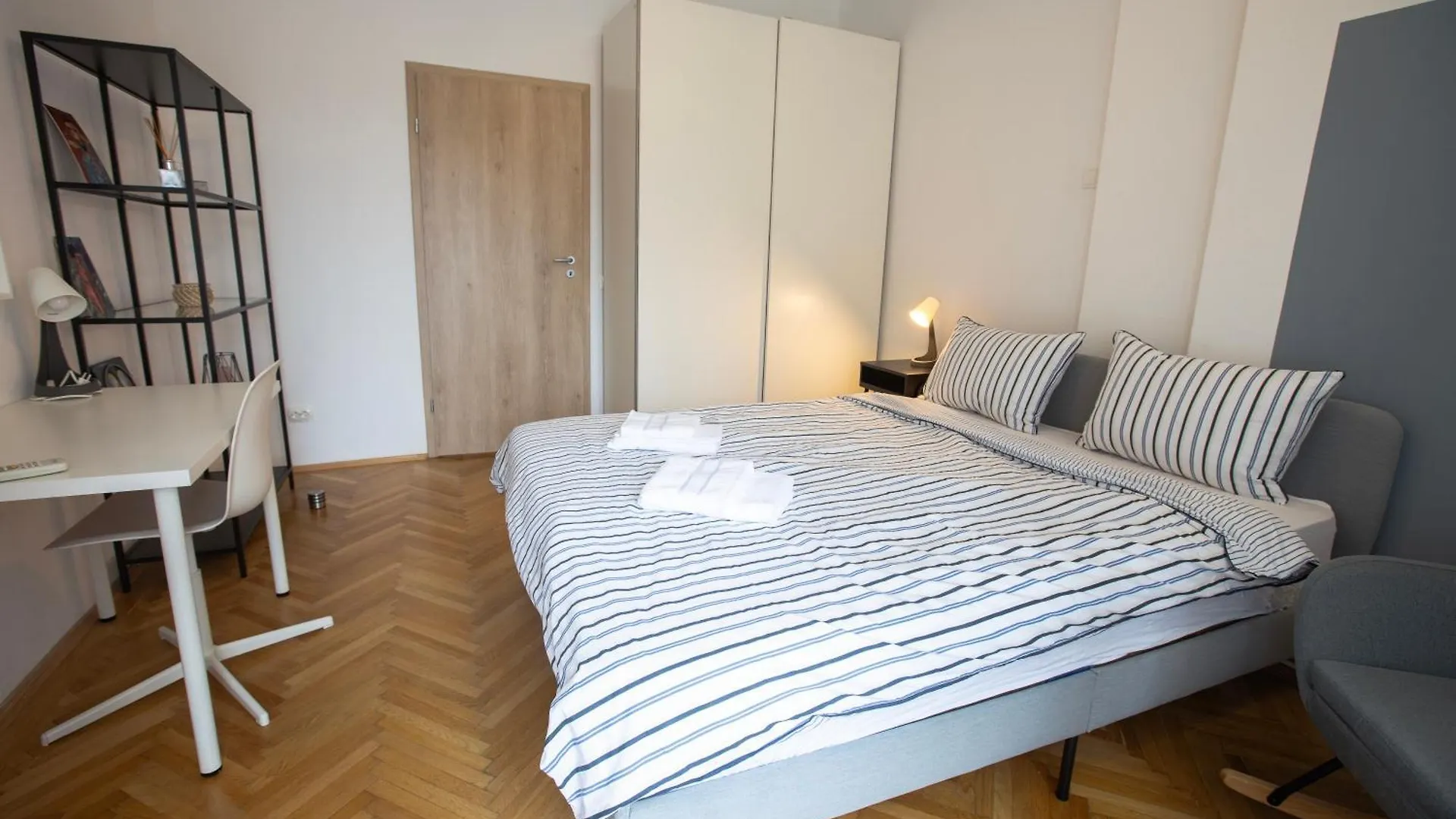 Ultracentral Hong Kong 3 Bdrm Apartment Bucharest