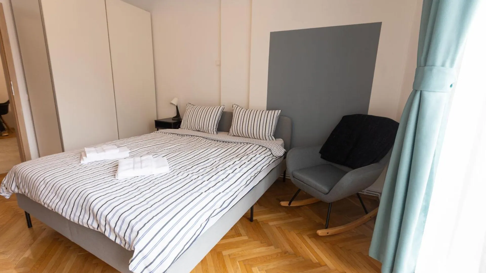 Ultracentral Hong Kong 3 Bdrm Apartment Bucharest