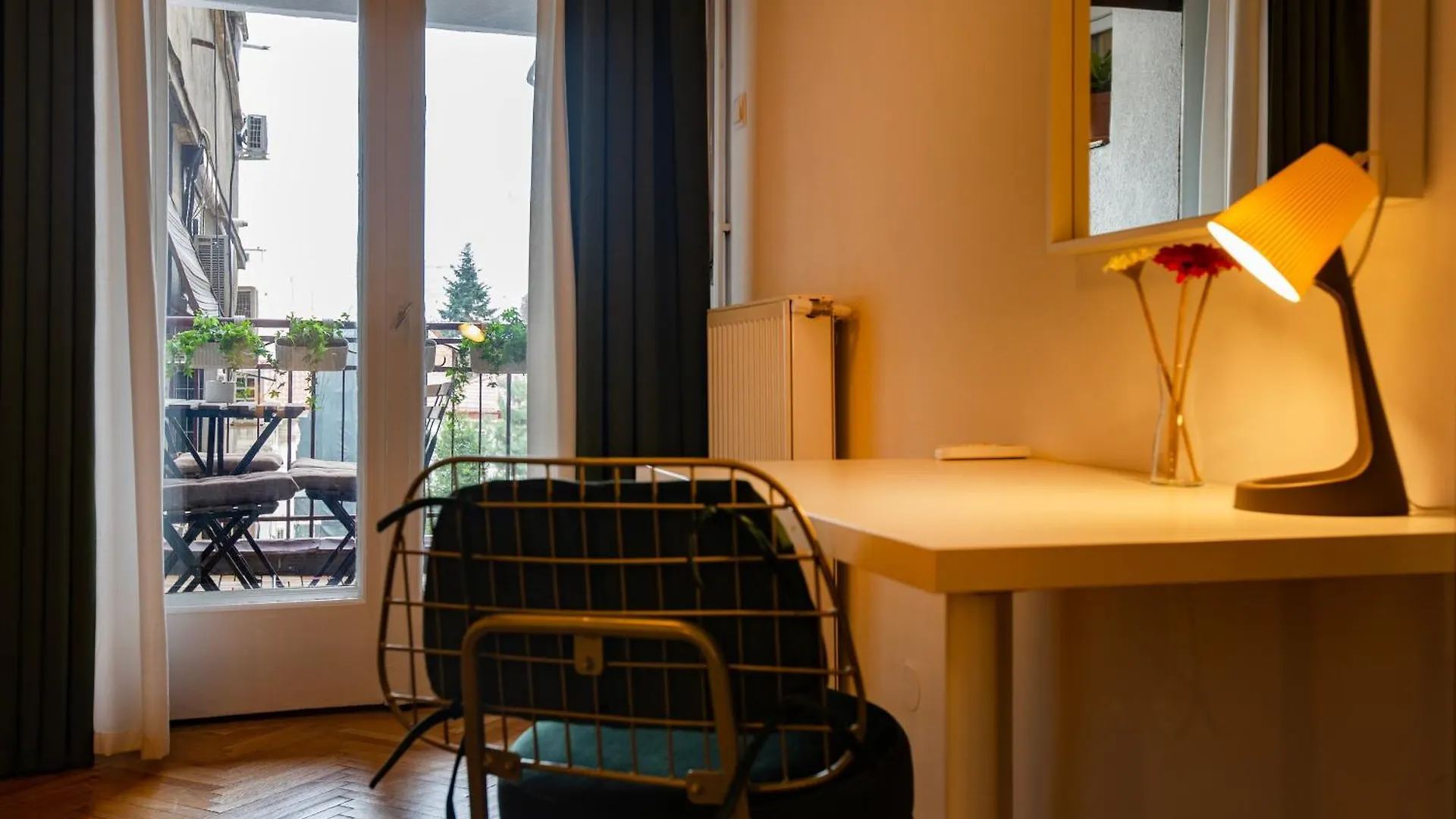 Ultracentral Hong Kong 3 Bdrm Apartment Bucharest Romania